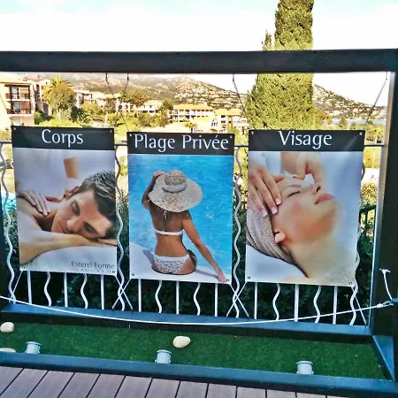 Apartment Cap Esterel Village: 2 Pieces Central Belle Vue Mer E1- 161la *